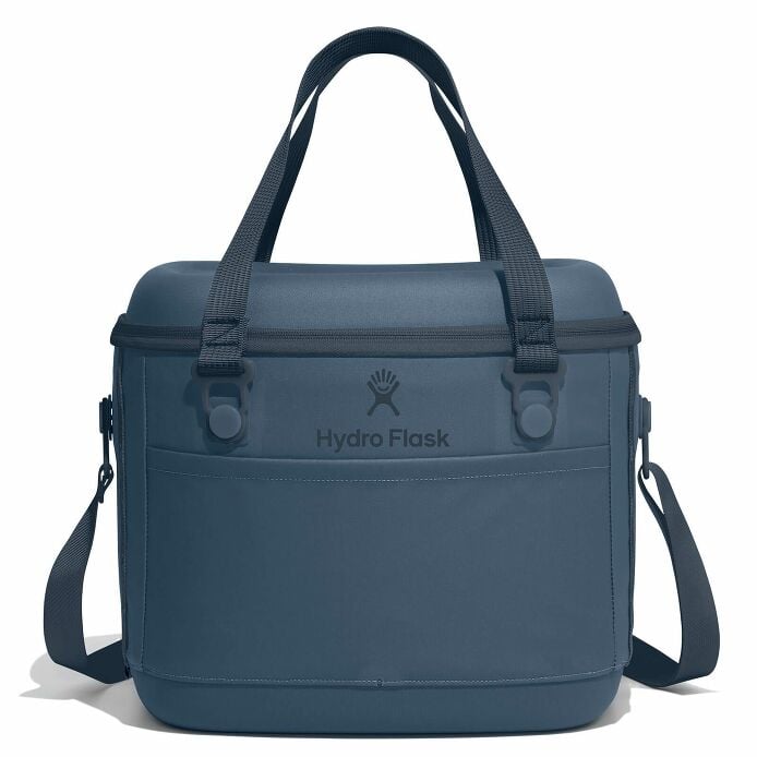 carryouttm-soft-cooler-15-l-n6 12pco384-carryout-cooler-15l-harbor-blue-straight_1.jpg
