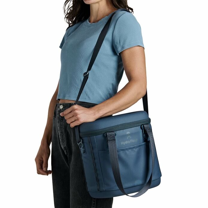 carryouttm-soft-cooler-10-l-h7 250815_hydro_s26_hb_14560_1_4.jpg