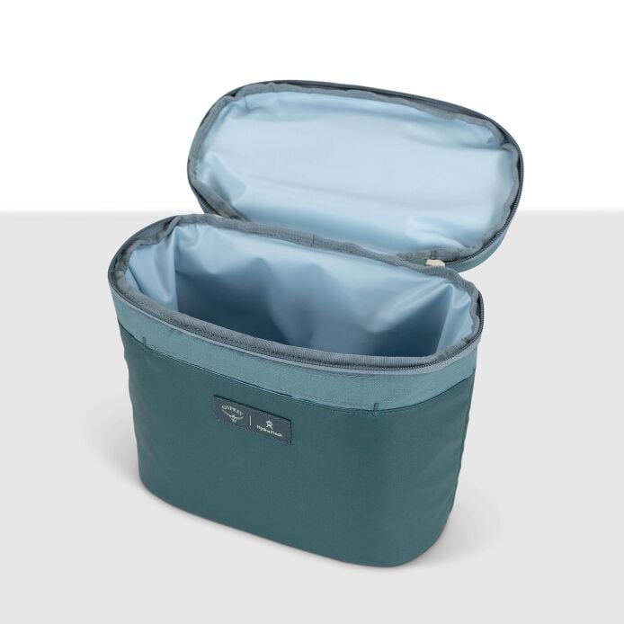osprey-axis-x-hydro-flask-campus-essentials-bundle-q4 axisxhydroflask_s26_detail2_cascadeblue_10007249_1.jpg