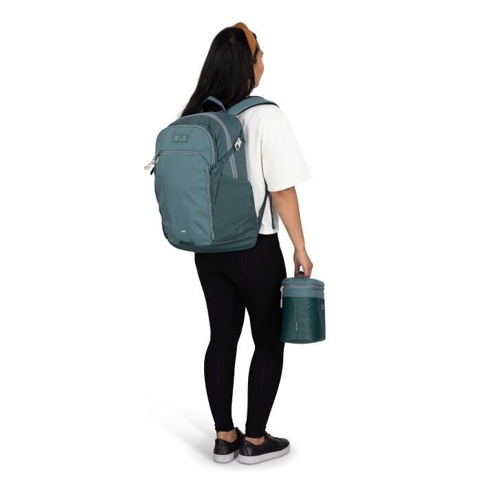 osprey-axis-x-hydro-flask-campus-essentials-bundle-q4 axisxhydroflask_s26_onbody2_cascadeblue_10007249_2.jpg