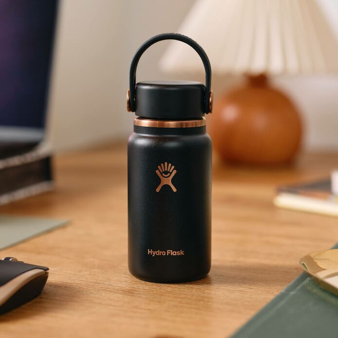 arc-collection-micro-hydro-200-ml-f6 black_-_lifestyle_1.jpeg
