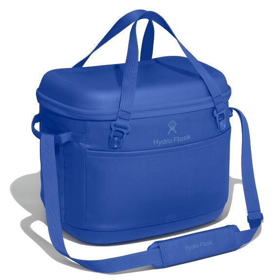 carryouttm-soft-cooler-30-l-n1 cpco382_carryout_cooler_30l_capri_blue_angled_1.jpg