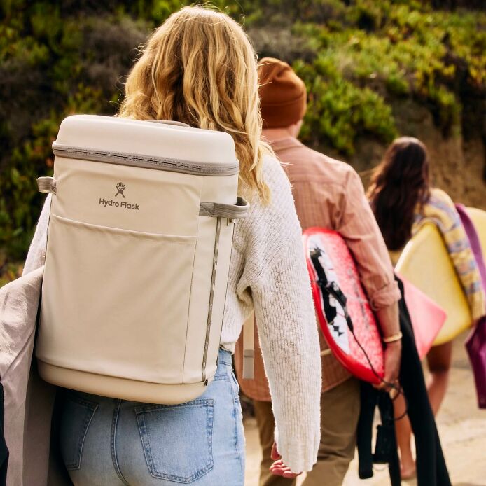 carryouttm-backpack-22-l-k4 hf_carryout_bouwer_d1_l1_torrey_pines_lifestyle_0974_2.jpg