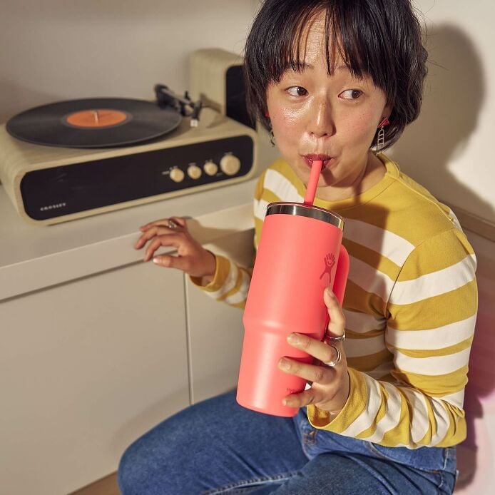 24-oz-travel-tumbler-h0 hf_s26_mcinnis_2487.jpg