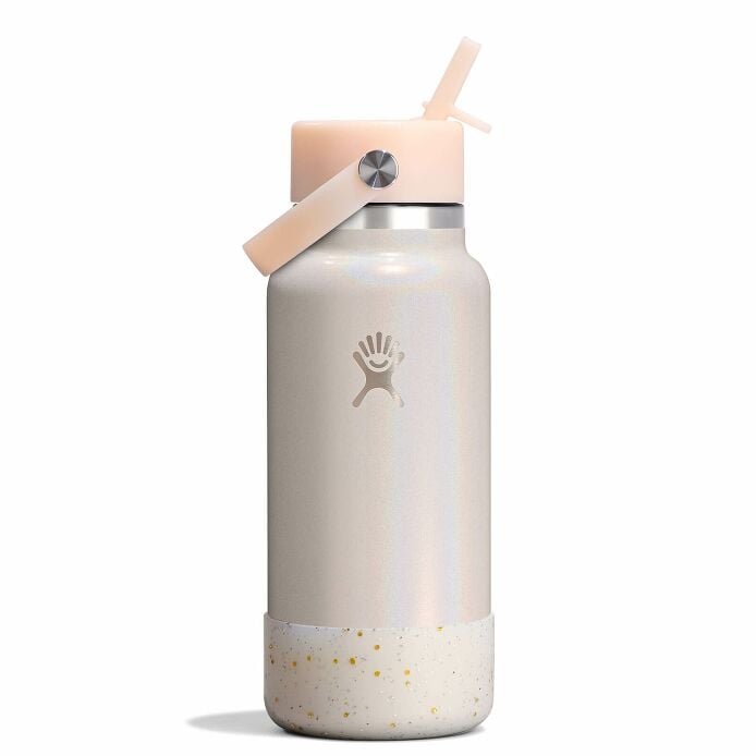 medium-boot-k5 le-f25w32-g-32-oz-wide-flex-straw-cap-glimmer-cream-straight-withboot_1_1_1.jpg