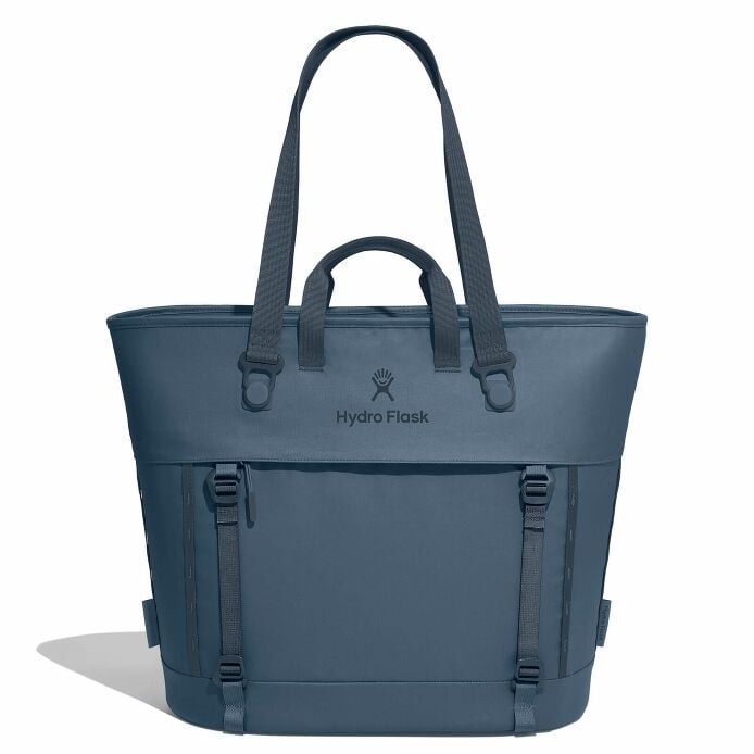 carryouttm-soft-cooler-tote-30-l-i3 maxiit384-carryout-tote-30l-harbor-blue-straight.jpg