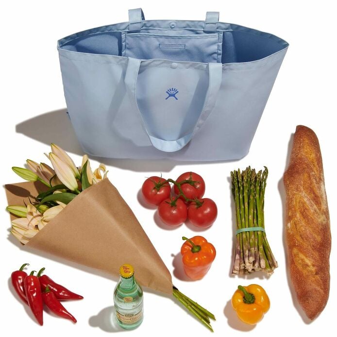 20-l-tag-along-tote-o7 rt20484_20ltagalongtote_surf_packing_1.jpg